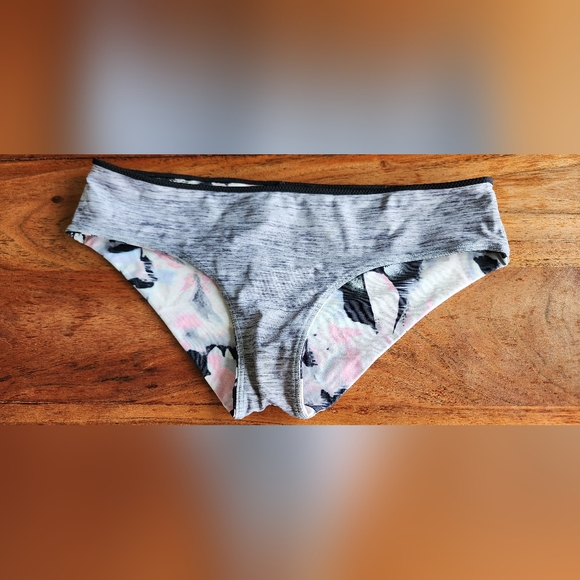 Lululemon 2 piece swim wear - Picture 7 of 11